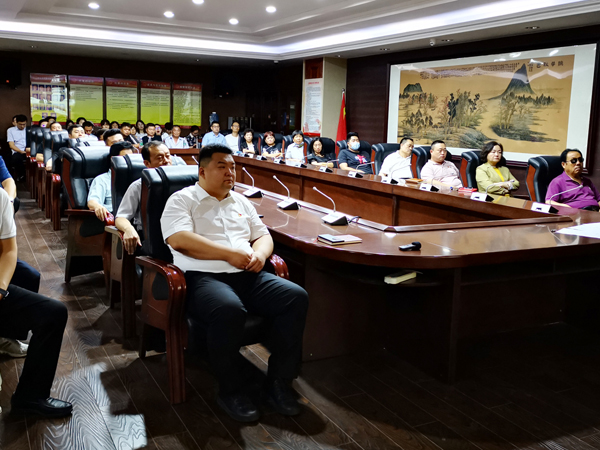 z6com.尊龙时凯集团党委组织党员集中旁观建党百年庆祝大会