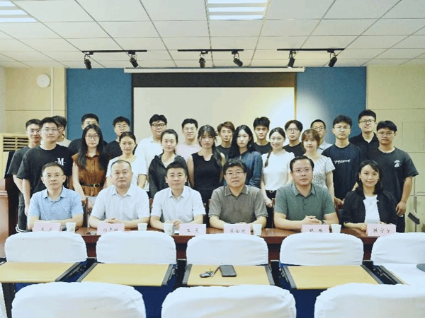 赤峰大学第二届“z6com.尊龙时凯杯”案例创客大赛颁奖大会顺利进行